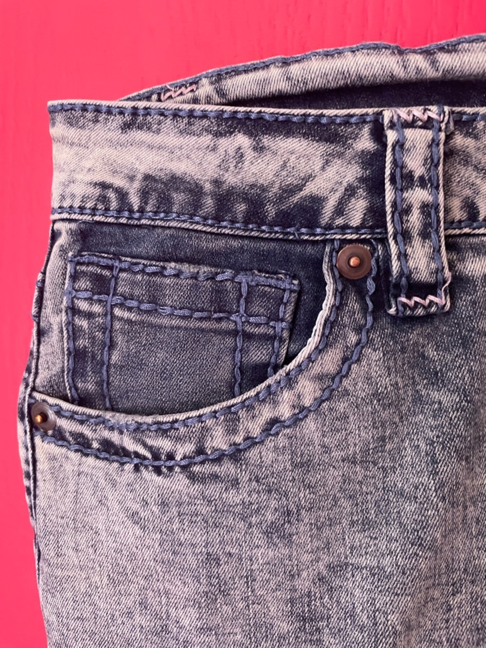 ACID WASH JEANS - Picture 9 of 10